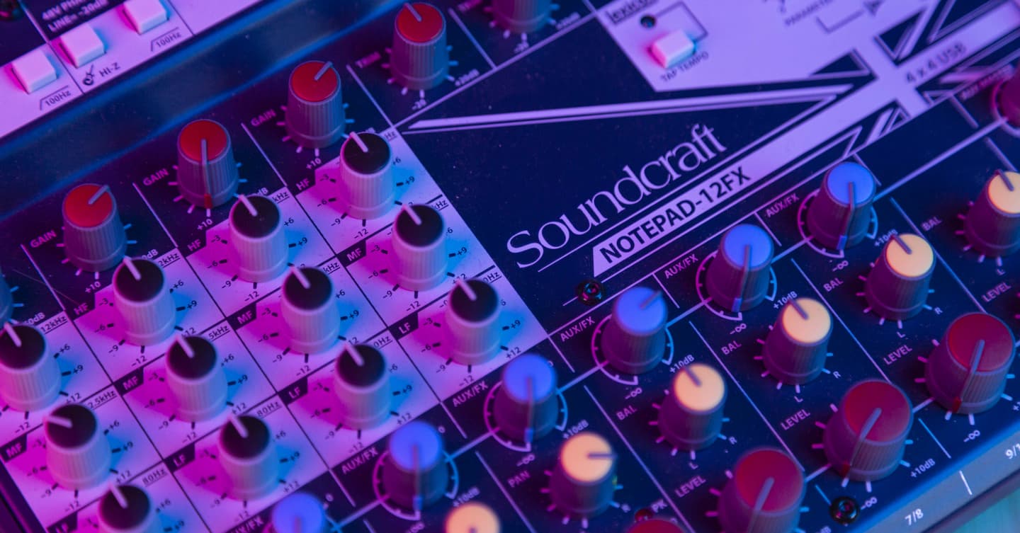 soundcraft notepad-12fx up close